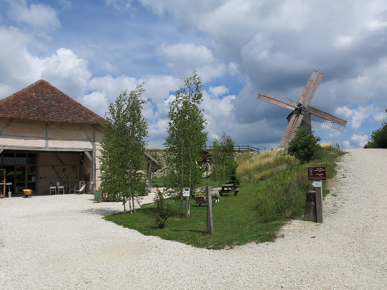 Moulin de Dosches et sa grange